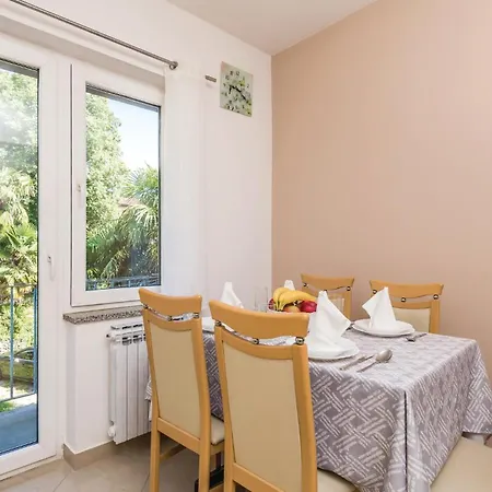 Stunning In With Kitchen Apartment